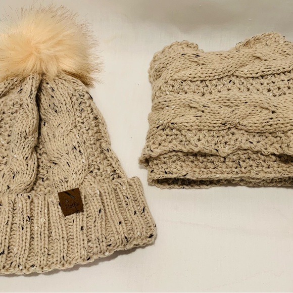 Hat and Scarf Set Knit Tweed Faux Fur Pom Pom NEW - Picture 8 of 8